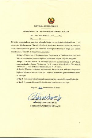 REGULAMENTO DE ORGANIZAÇÃO E FUNCIONAMENTO DA ESCOLA BÁSICA